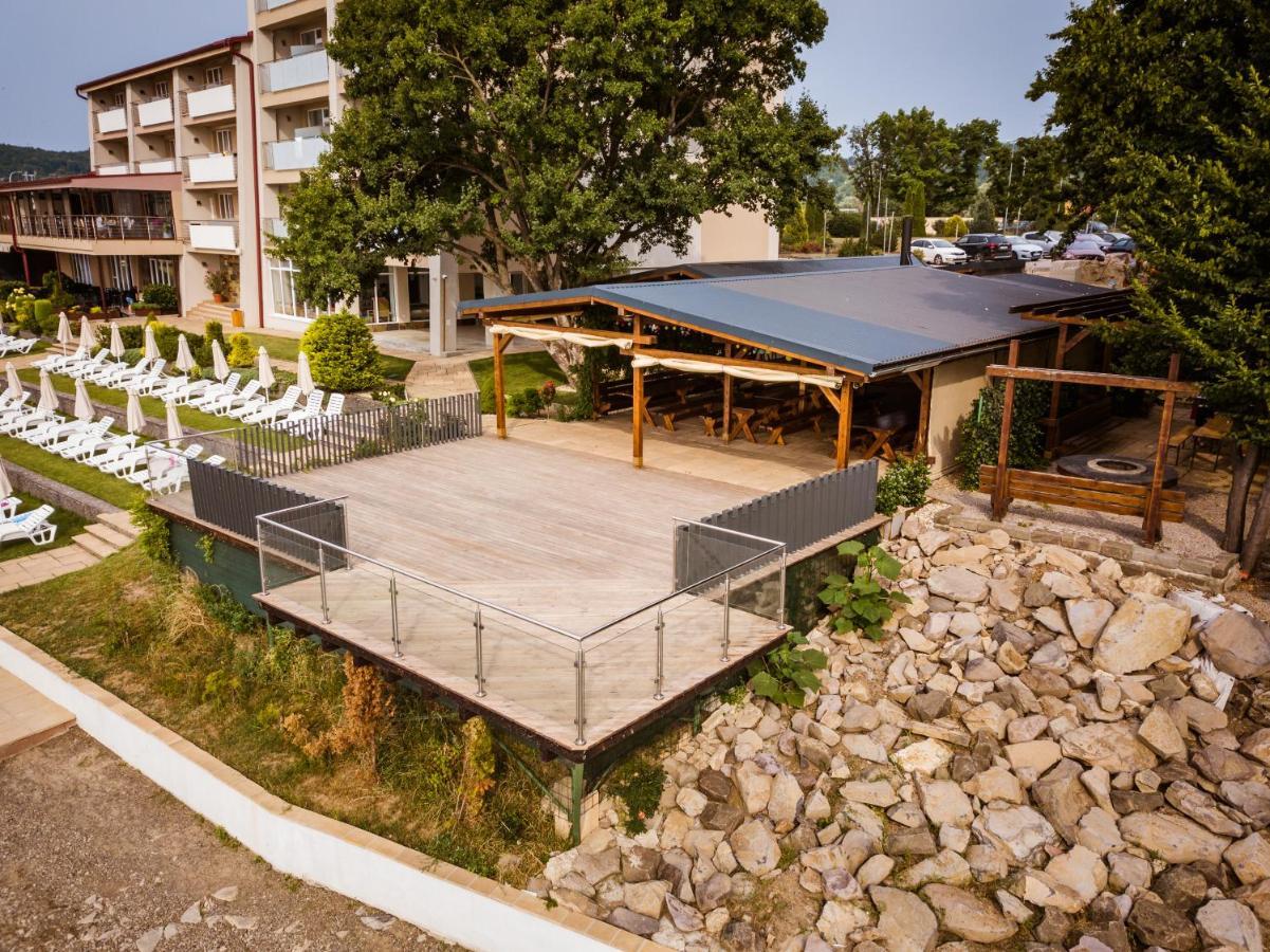 Hotel Glamour Kaluža Exterior foto