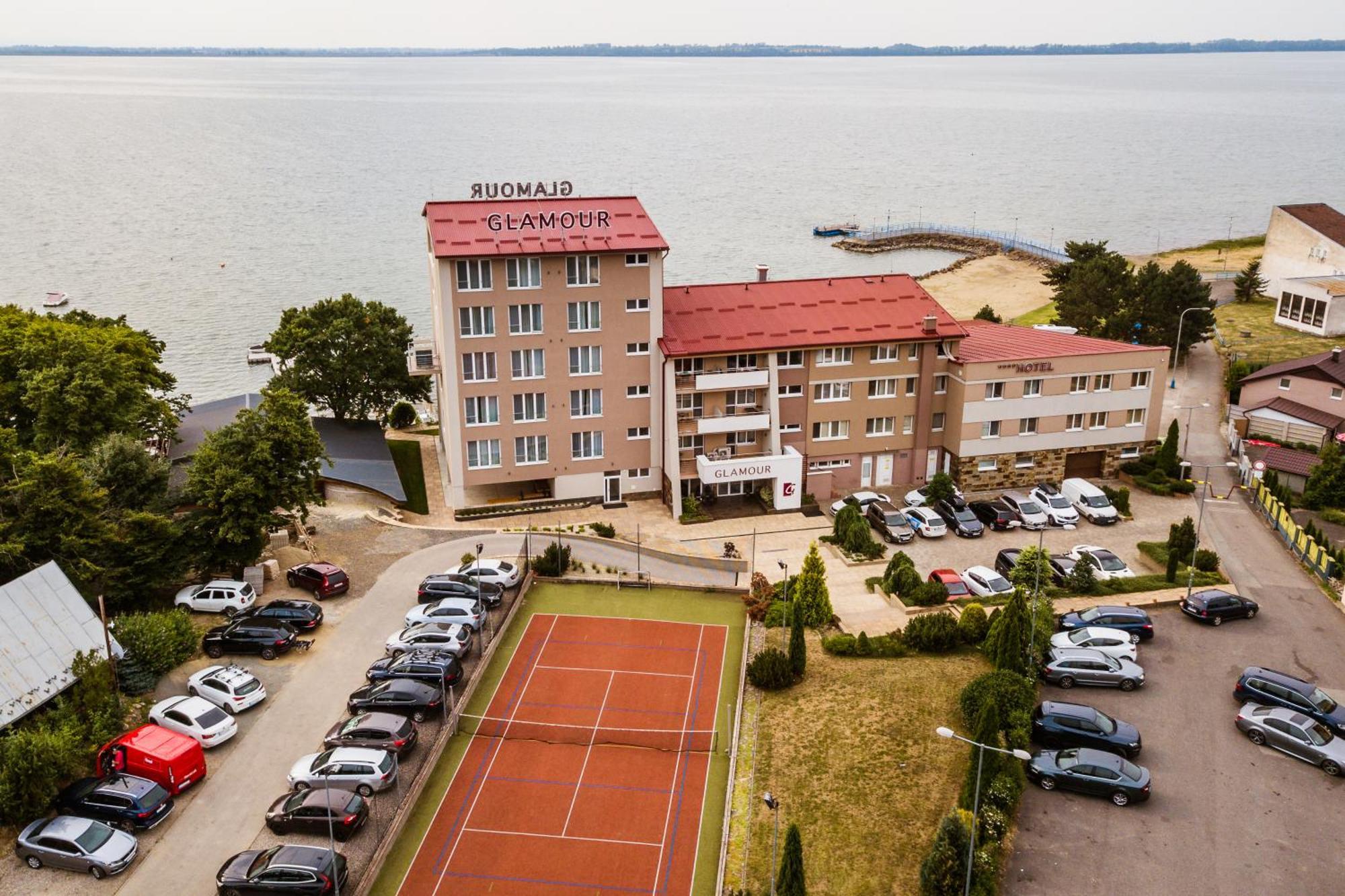 Hotel Glamour Kaluža Exterior foto