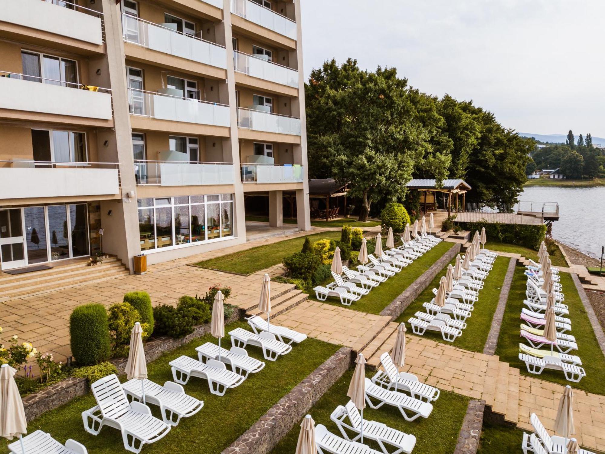 Hotel Glamour Kaluža Exterior foto